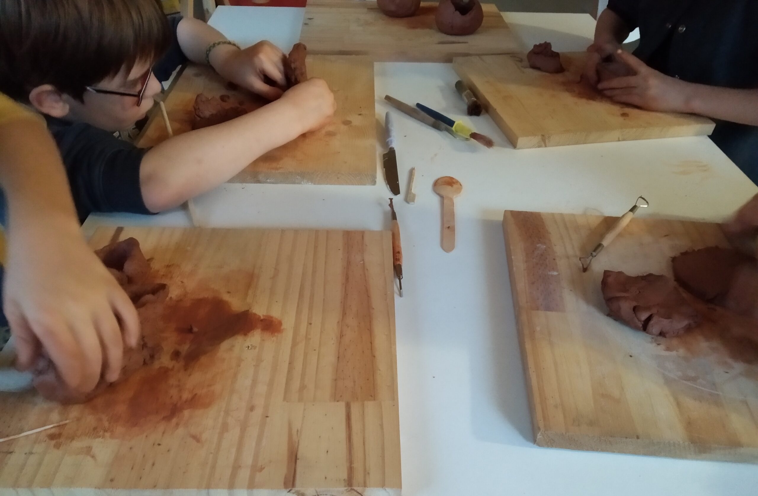 atelier modelage enfants